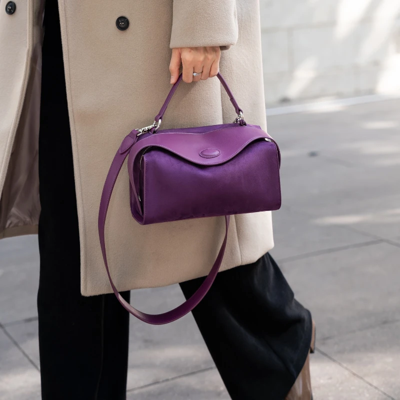 2024 New Leather Women's Bag Senior Sense Fashion Women's Cowhide Saddle Crossbody Bag Delicate Small Bag