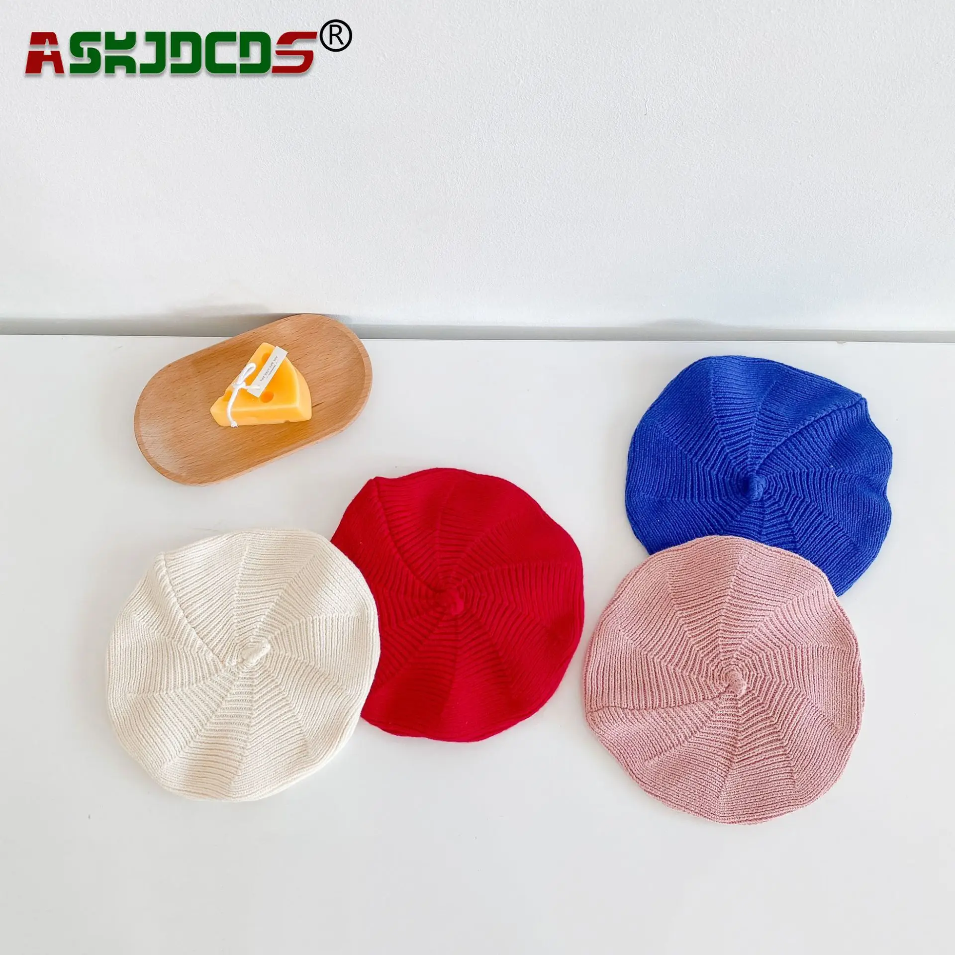 

2023 Autumn/Winter Collection of Multi-Colored Beret Hats for Babies, Toddlers, and Kids - Stylish Accessories Ages 3M-3Y