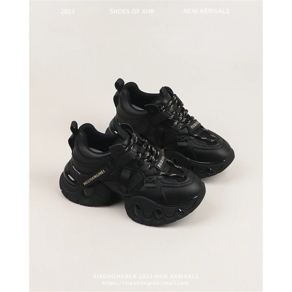 

Папины повседневные кроссовки женские весна-осень 2024 новая спортивная универсальная обувь на платформе с губчатым рисунком