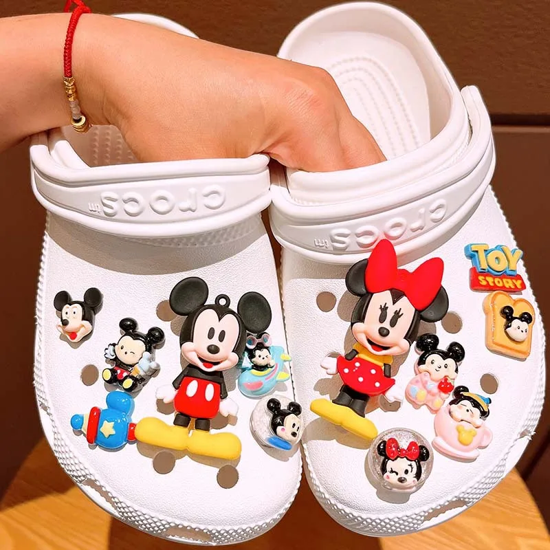 Shoe Charms Disney Mickey Mouse Minnie Donald Duck LED Accessories Buckle Set Daisy Duck DIY Girls Gifts