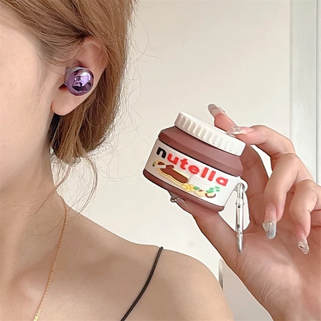 귀여운 만화 캐릭터로 장식하여 귀하의 귀중한 삼성 버즈 이어폰을 스타일리시하게 보호하고 개성을 표현하세요.