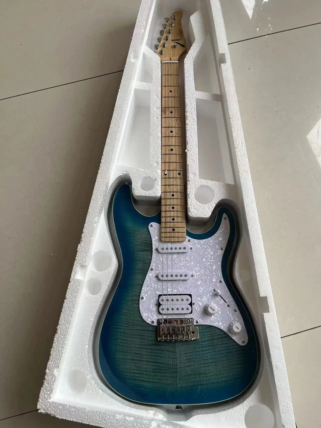 Electric Guitar Scalloped Maple Fingerboard 22 Frets Professional groove High Quality Yngwie