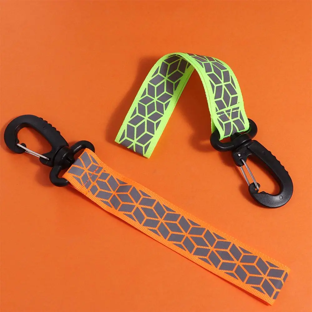 Reflective Effect Safety Reflector Pendant Lightweight Multi-functional Reflective Backpack Pendant Night-time Powerful