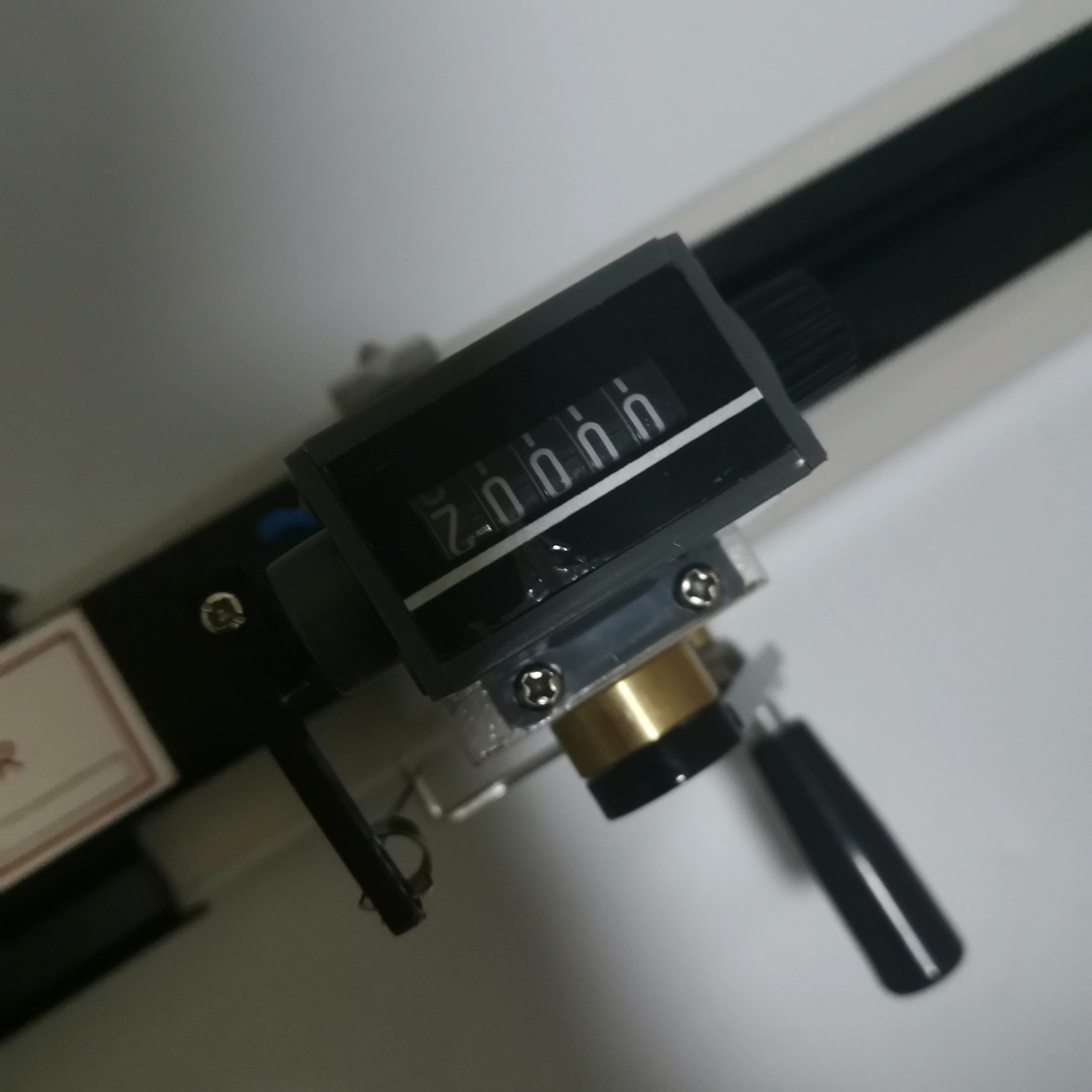 Manual Crockmeter Rubbing Fastness Tester | Dry & Wet Fabric Color Fastness Testing Machine detail image 5
