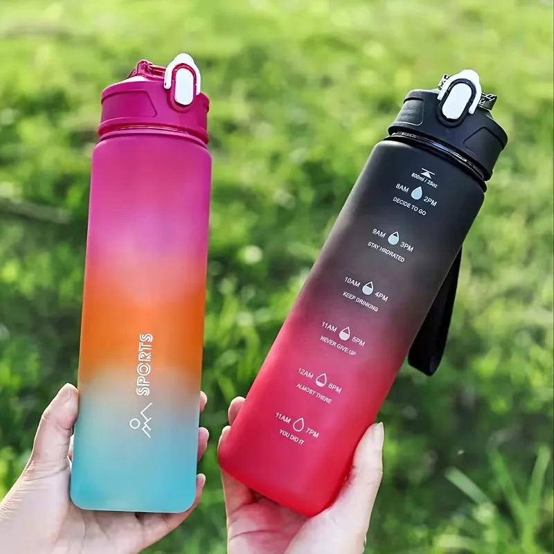 750ML 누수 방지 휴대용 물병 (빨대 뚜껑, 휴대용 루프, 그라데이션 색상, 수분 섭취량 추적 눈금 포함) 스포츠 음료병
