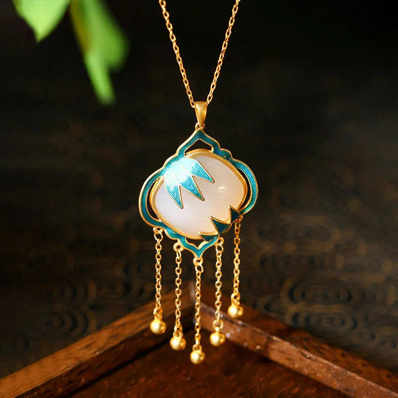 

Chinese style painted bamboo leaf pendant necklace