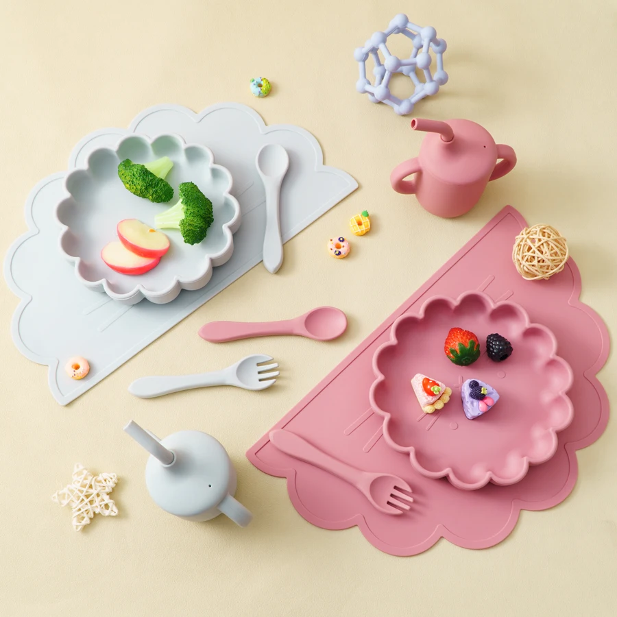 5PCS Silicone Baby Dinner Set Solid Color Utensils Waterproof Placemat Cartoon Lion Shape Suction Plate Portable Sippy Cup 3