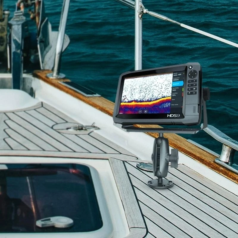 mount installed on boat edge