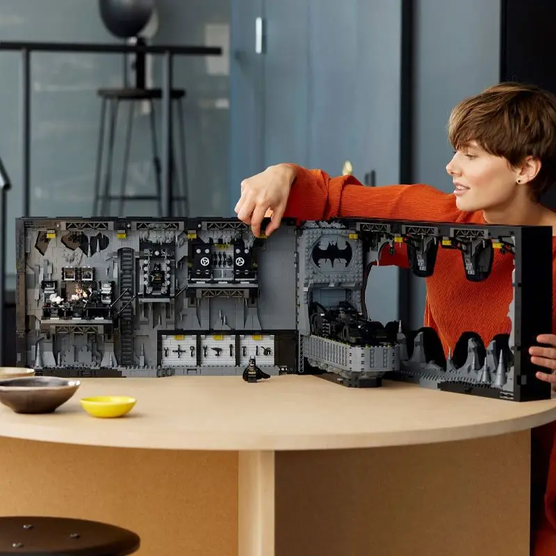 Lego 76252 Batcave™ Shadow Box Building Blocks Model Toys for 
