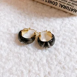 Vintage Brown Resin U - shaped Basket Earrings - Versatile Creative Design, Light Luxury High - End Jewelry Gift (Black color)