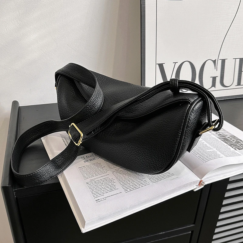 

Простая женская сумка на плечо с клапаном, дамская сумочка на широком ремешке через плечо, однотонная ранец с мягкой поверхностью для женщин