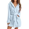 Hiver femmes Robe de bain moelleux en peluche pyjamas dames Sexy à capuche Robe de couleur unie chaud peignoir femme vêtements de détente