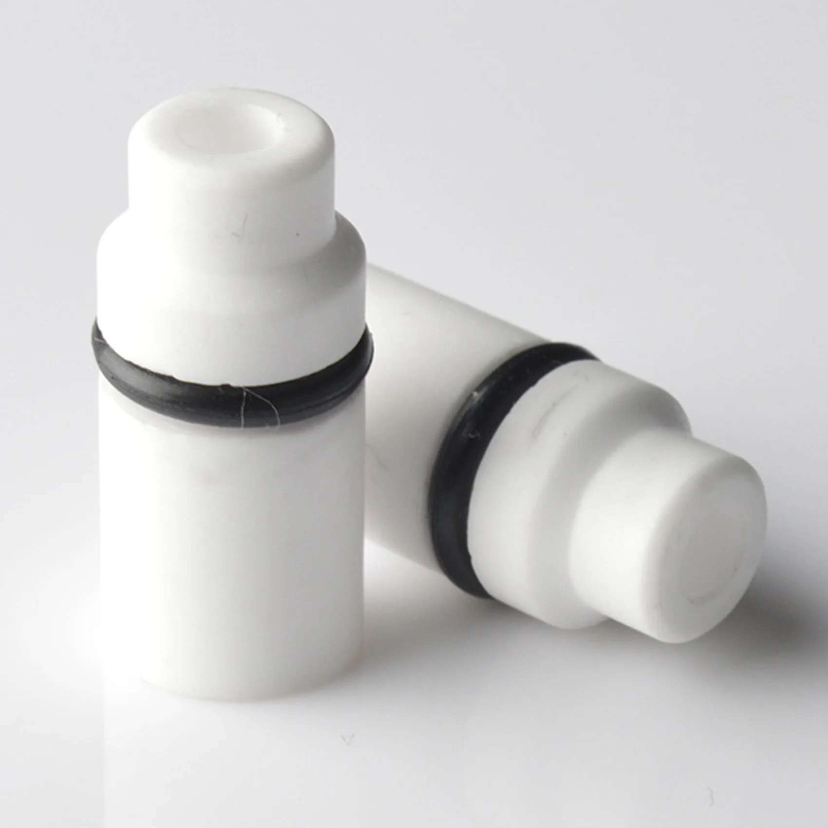 Рисунок 2 - штук керамических форсунок для пескоструйной обработки