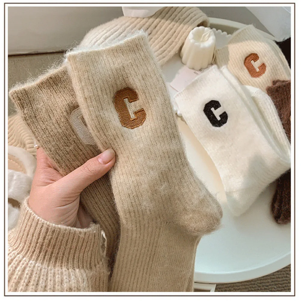 2PCS Big C Letter Socks Children's Autumn and Winter Mid tube Korean ins Cashmere Thickened Warmth Pile Stockings Women's_voghion.com