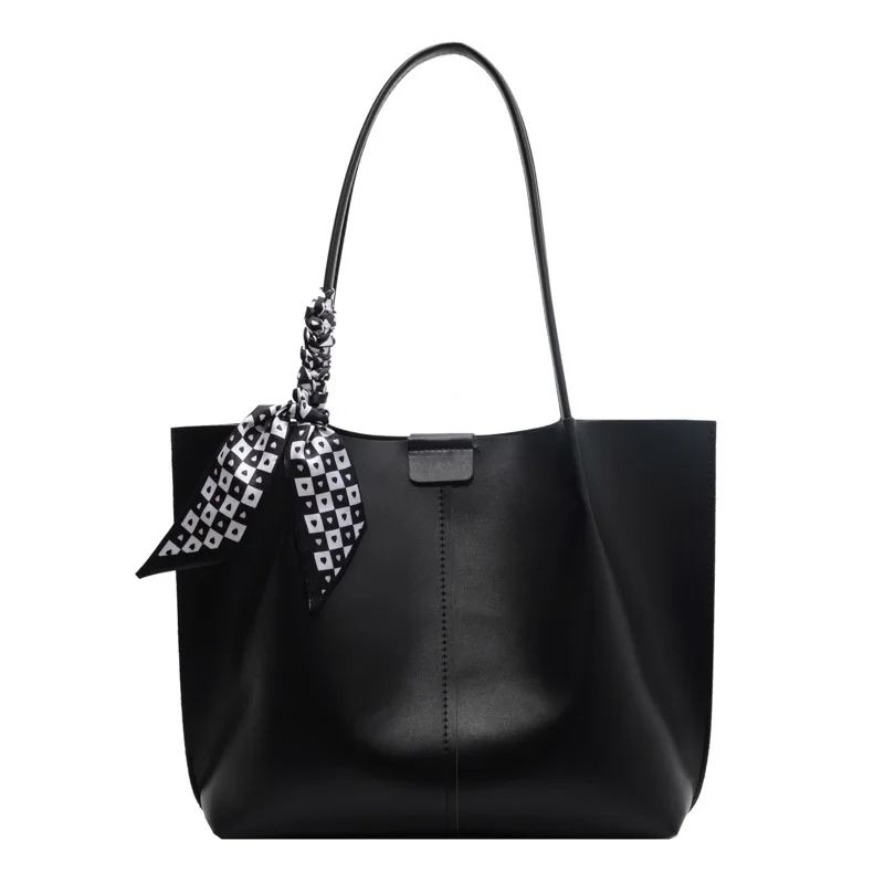 Simple Women's Large Capacity 2024 New Personalized Summer Shoulder Trendy Leisure Commute Tote Bag