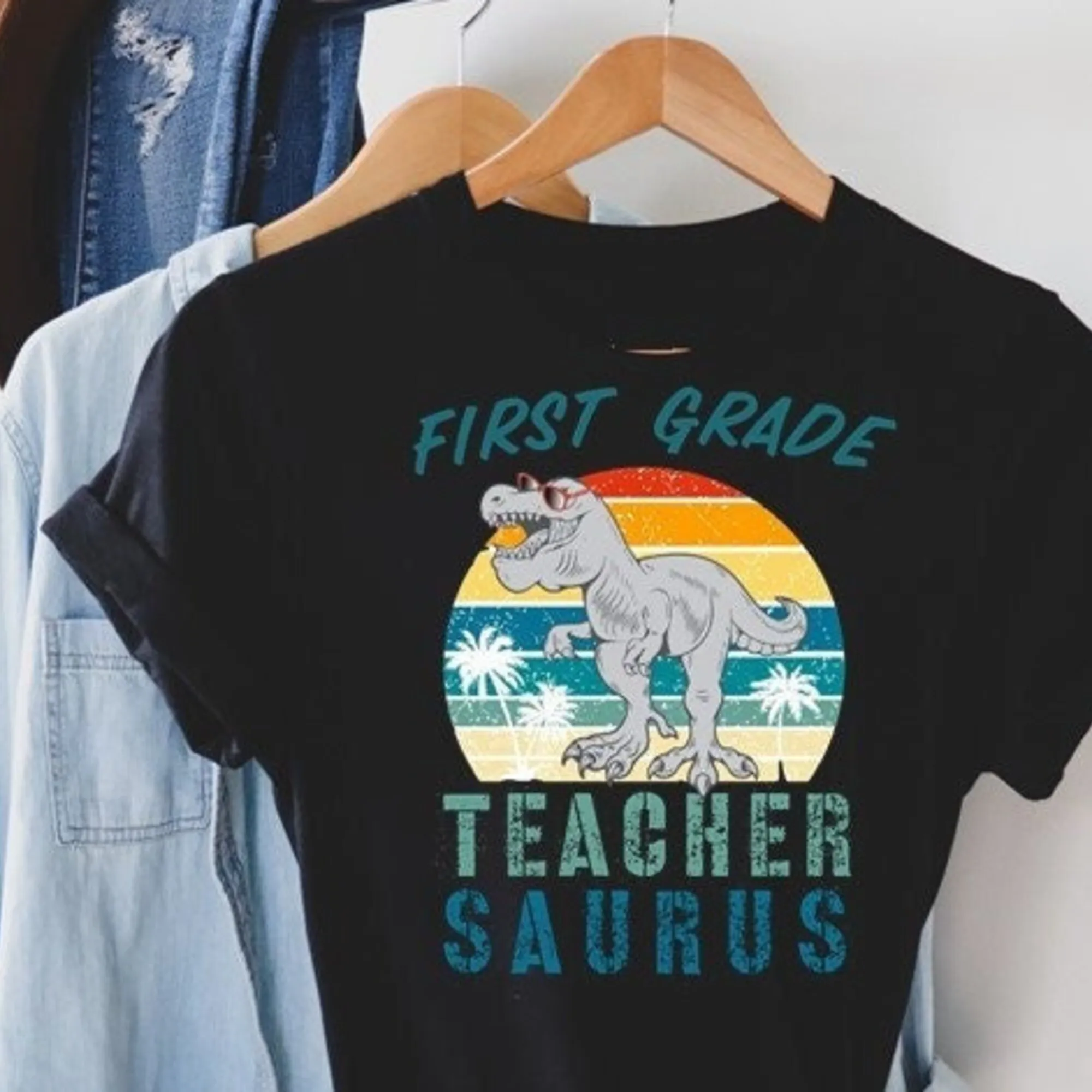 Maglietta Dell'Insegnante Di Prima Qualità 1A Tyrannosaurus Rex Funny Saurus Maniche Lunghe O Corte