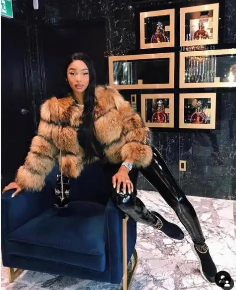 

2024 New Design Stylish Premium Outdoor Winter Coat Women Trendy Casual Temperament Luxury Chic Natural Real Raccoon Fur Coat Wo