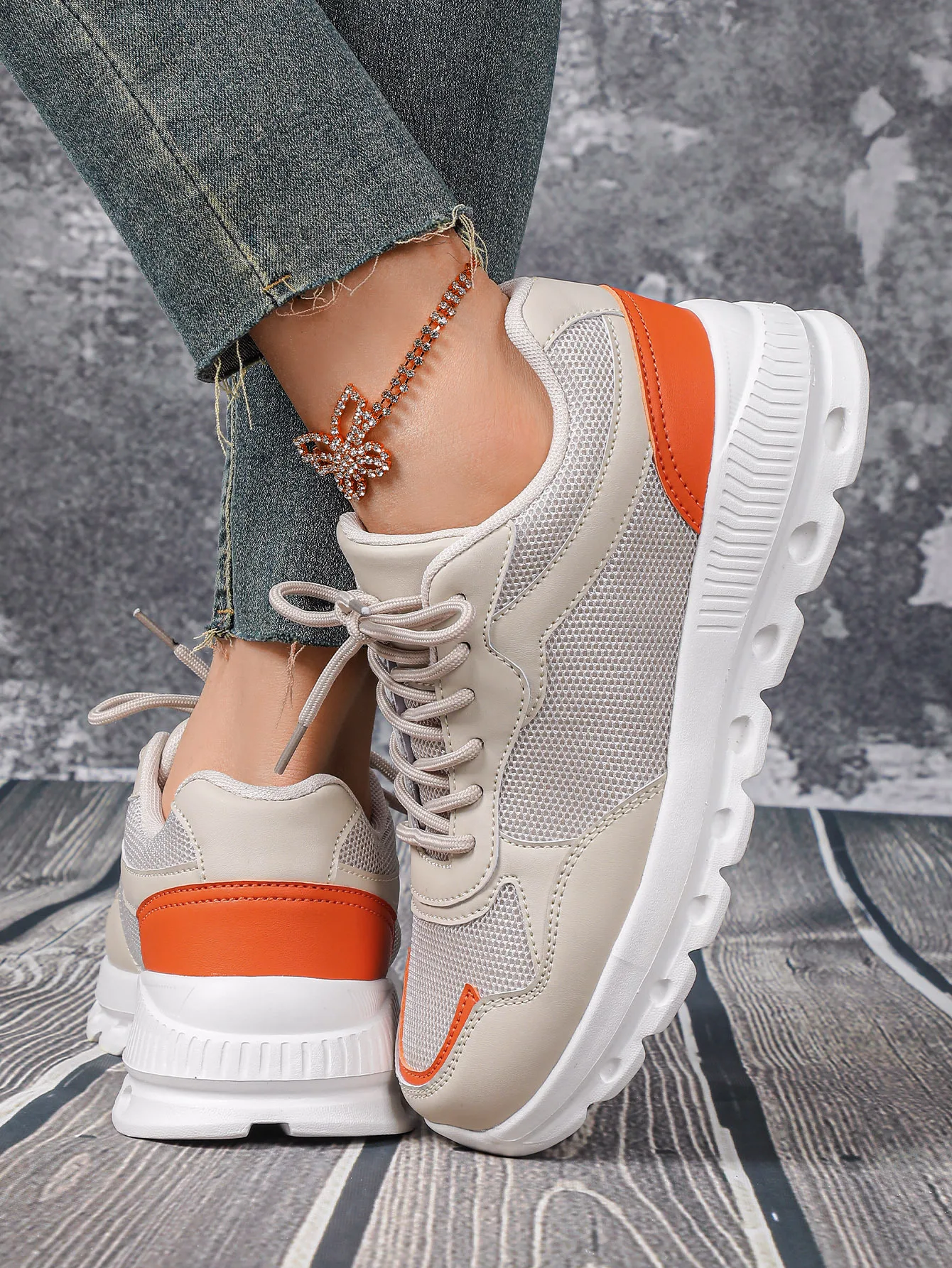 VEAMORS Mesh Running Shoes - Lifestyle Image 13