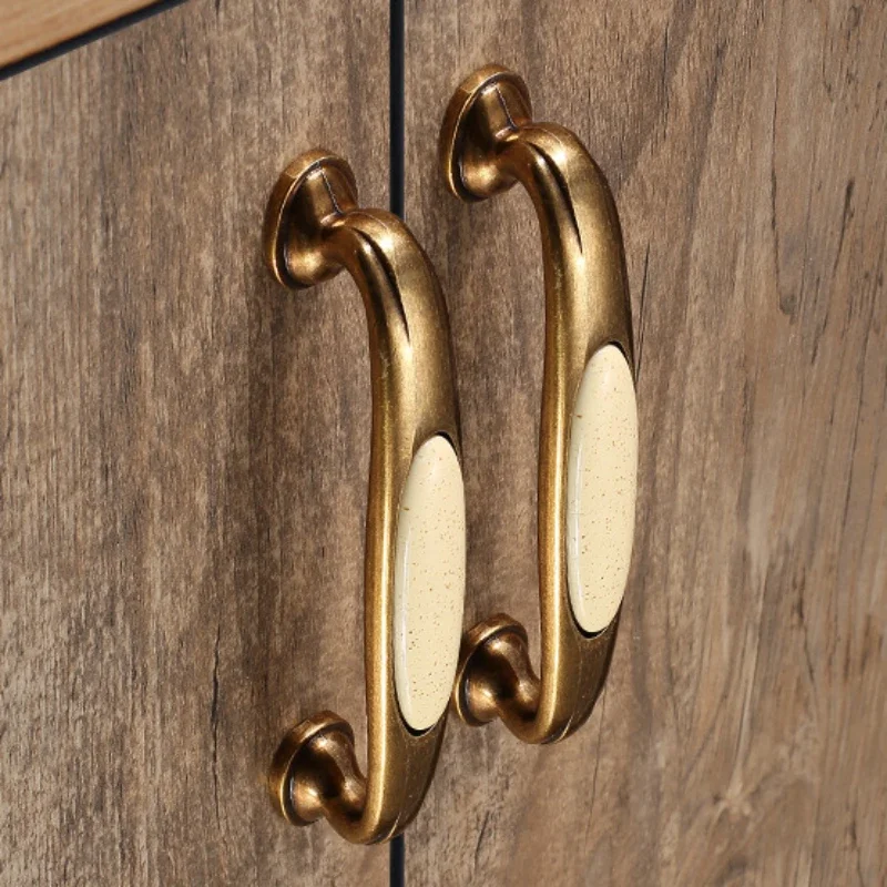 Slide image cf23d69b8e734a8ba64becc11821c3e5