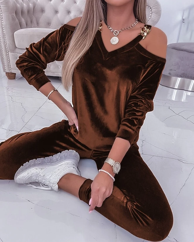 Рисунок 4 - Комплект из двух предметов для женщин