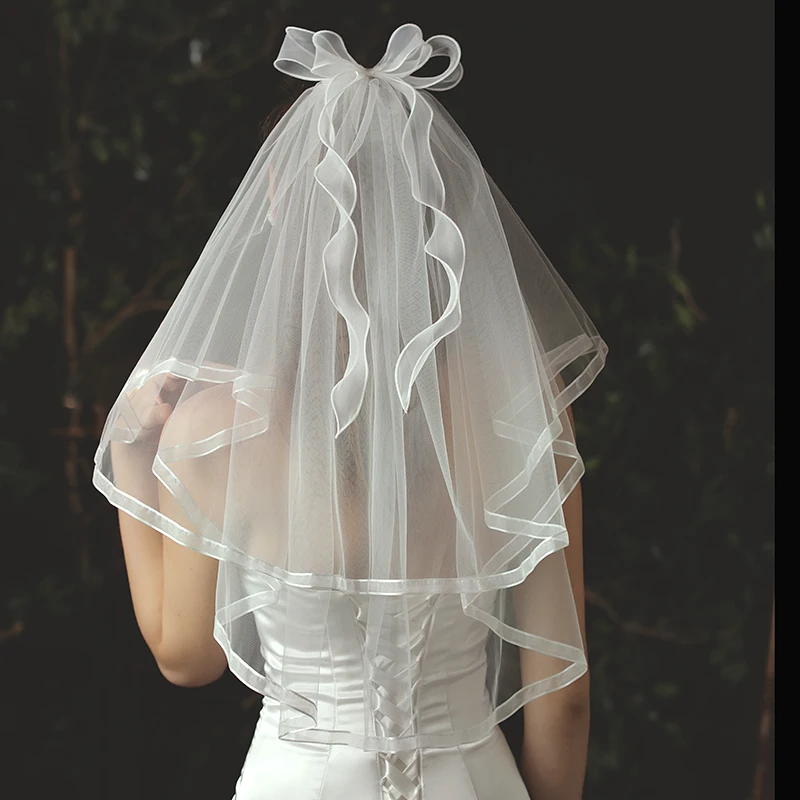 V713 Exquisite Wedding Bridal Short Veil Two-Layer Tulle Ribbon Edge White Shoulder Brides Veil Women Marriage Accessories