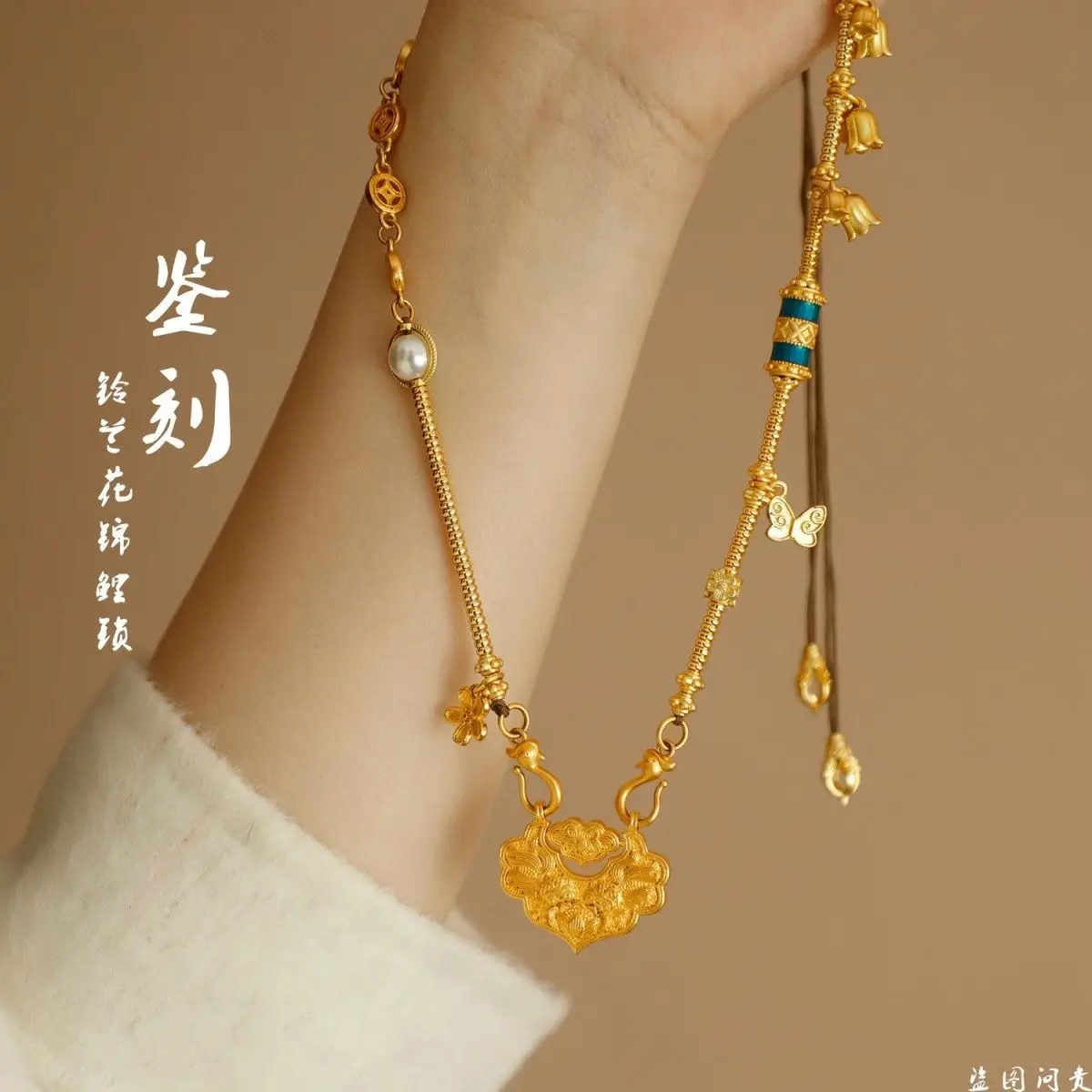 

Новый стиль резной кои замок хороших пожеланий кулон-Лилия в старинном стиле аллювиальные золотые аксессуары ожерелье цепочка для свитера для женщин