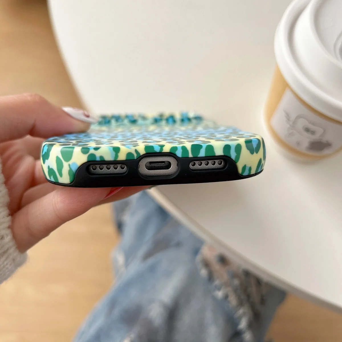 Leopard Print Wave Edge Shockproof Phone Case - Stylish and Durable Hard Cover