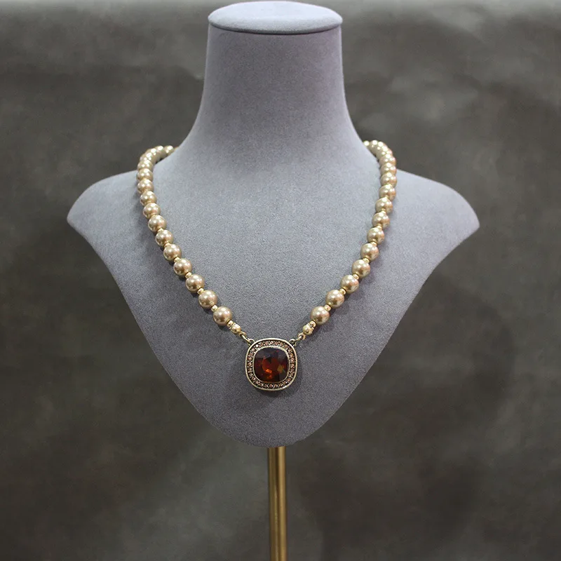 Vintage  grandmother emerald glass pearl sugar ear clip