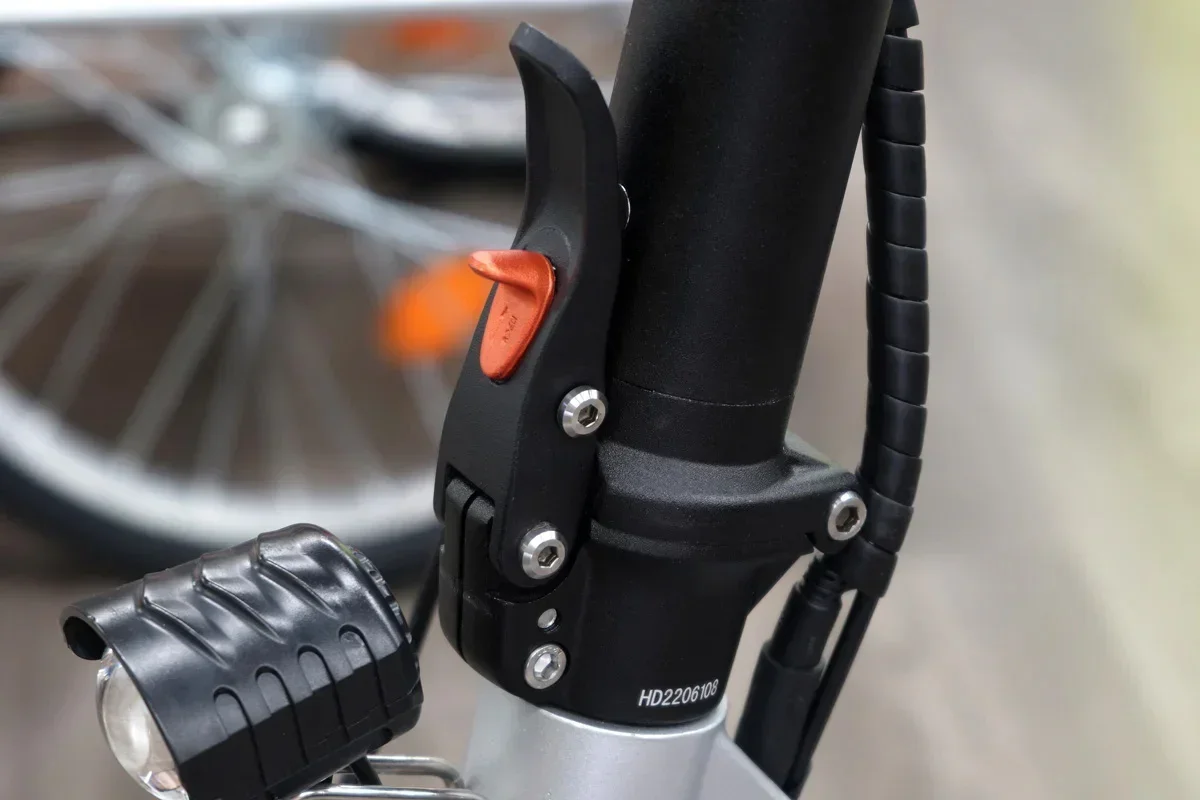 Electric Scooter Peak 2000W 48V 21AH Max Speed 65KM/H Max Rang 70KM Foldable 10 Inch Tires Load 150KG Adult