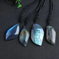 Pierre artisanale en Labradorite naturelle, pierre brute, polissage, forme géométrique, cristal, pierre d'entraînement naturelle exquise 1