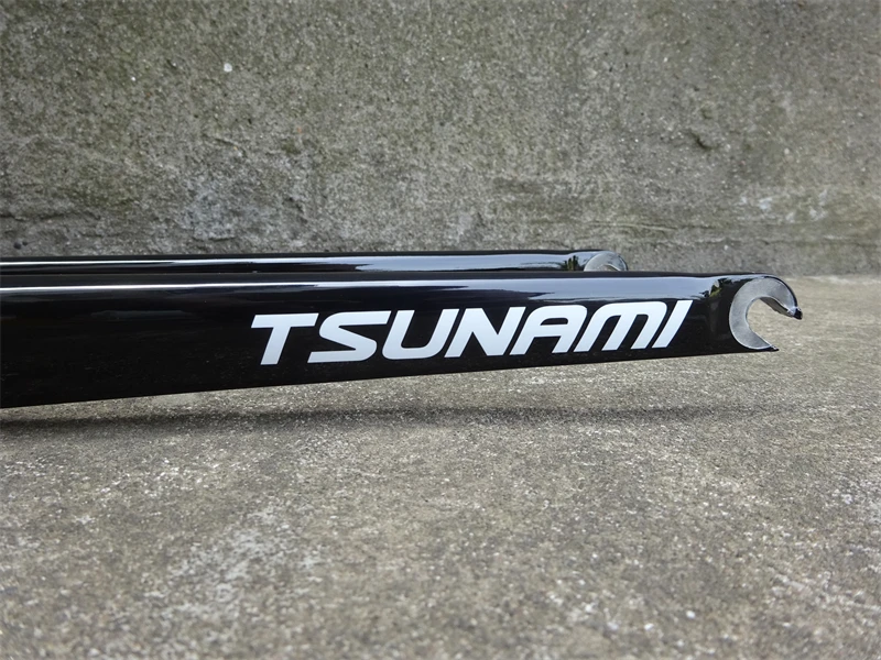 TSUNAMI フロントフォーク 黒 700c 値下げ不可 TSUNAMI SNM100 高品質シングルスピード自転車フレームセット