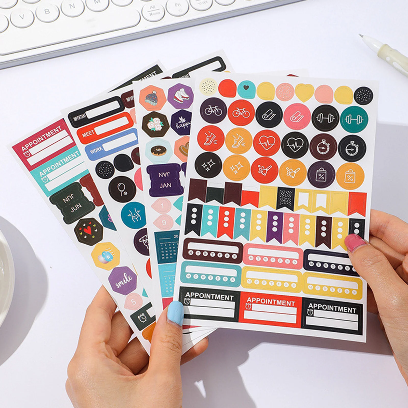 Yearly Wall Calendar and Planner: Home & Desk Decor Organizer