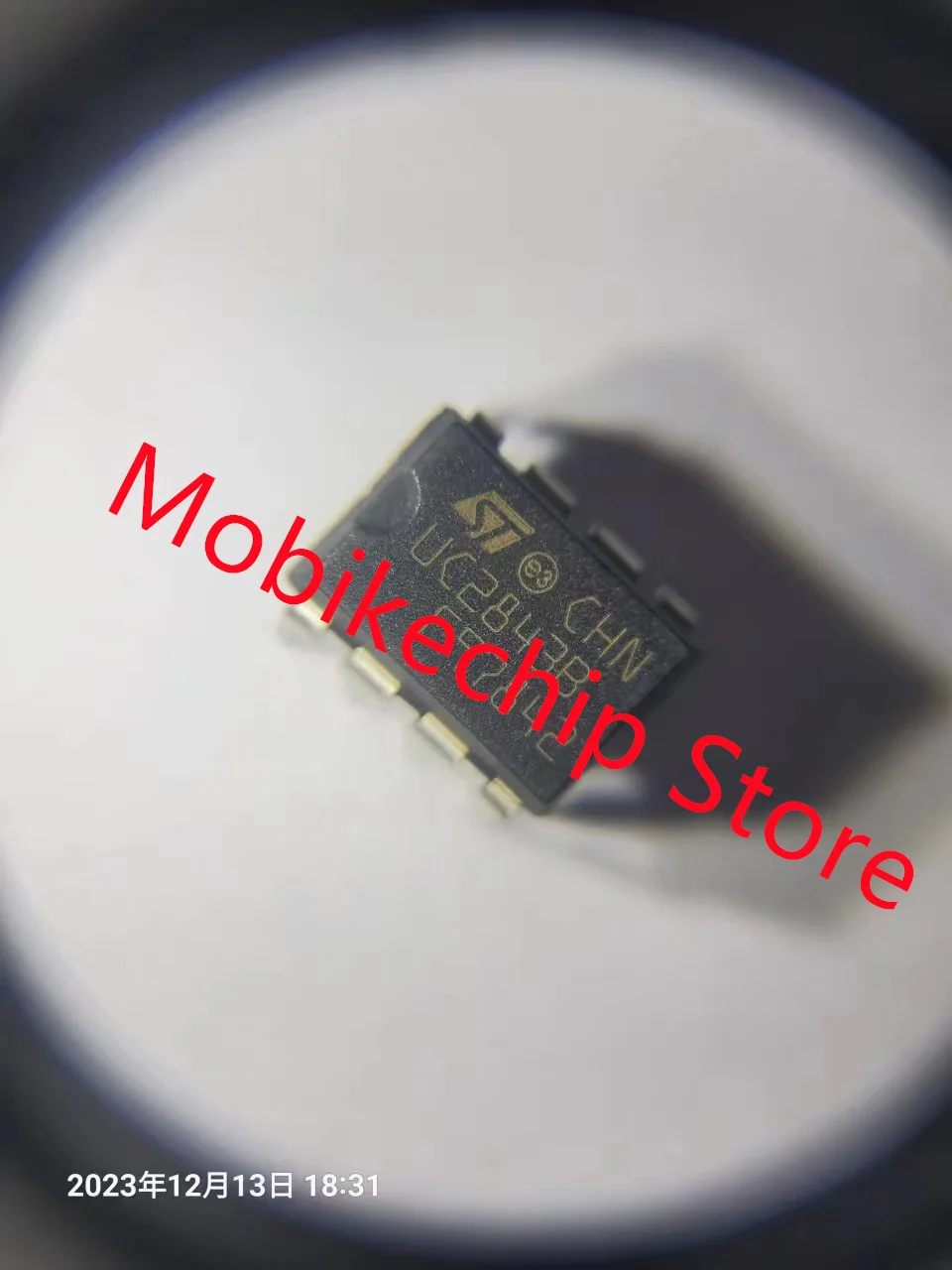 

Совершенно новый и оригинальный телефон UC2843B
