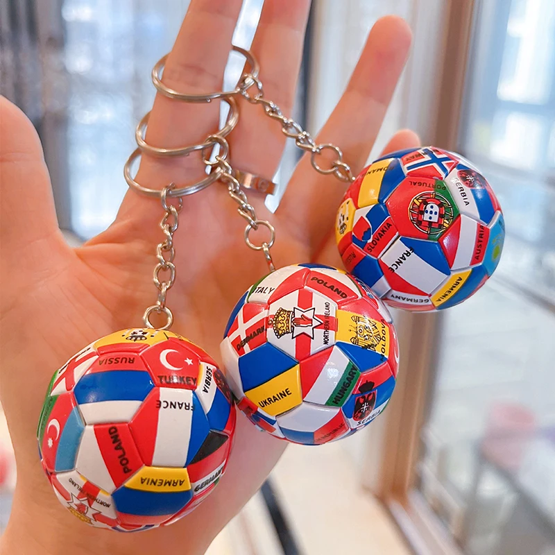 Simulation Sport Fußball Anhänger Schlüsselbund Dreißig-zwei Länder Ball Flagge Schlüssel Kette Für Auto Tasche Rucksack Zubehör Geschenk – Detail 1