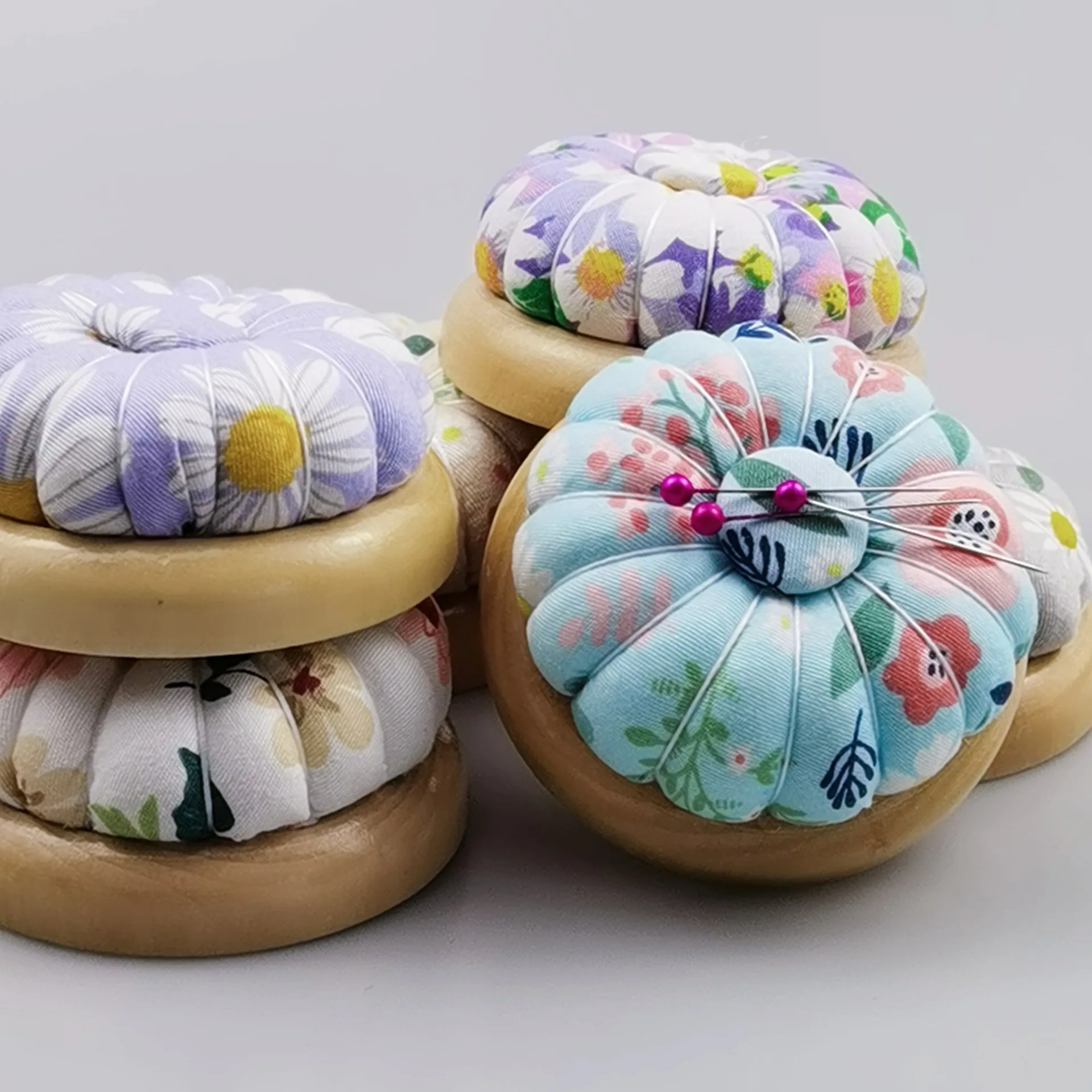 1Pc 호박 자기 바늘 핀 쿠션 홀더 나무 Pincushions 핀 호박 Pincushions 바늘 쿠션 DIY 공예