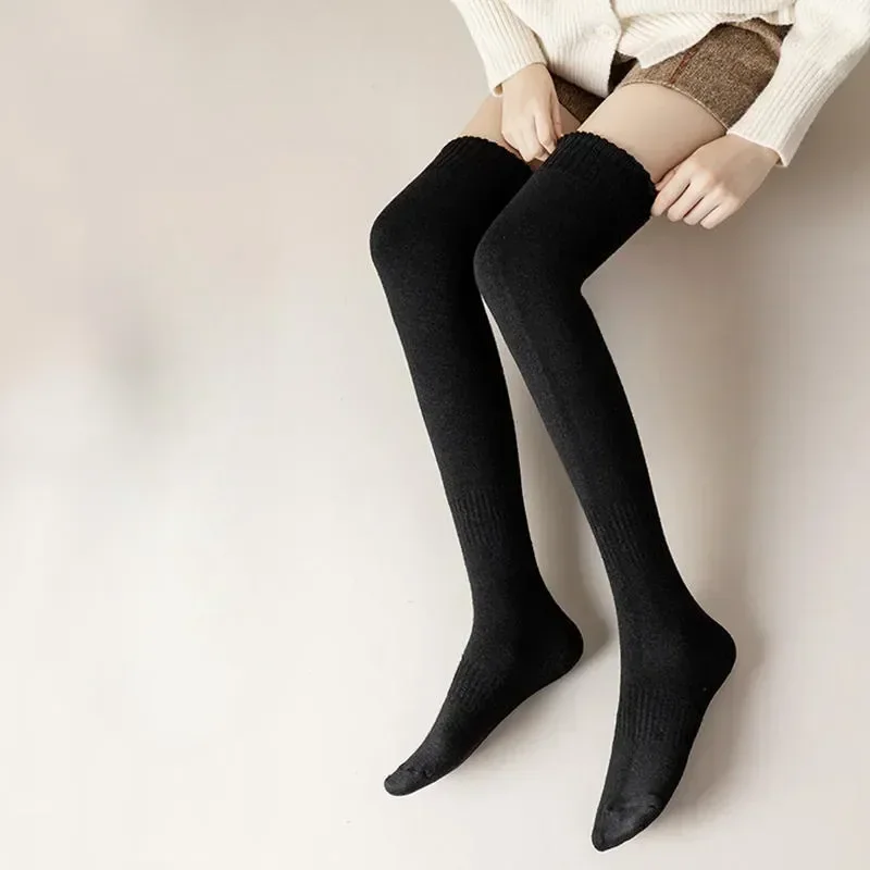 

Утолщенные милые стильные трендовые осенне-зимние однотонные теплые женские чулки выше колен 2023 новый дизайн цветные чулки