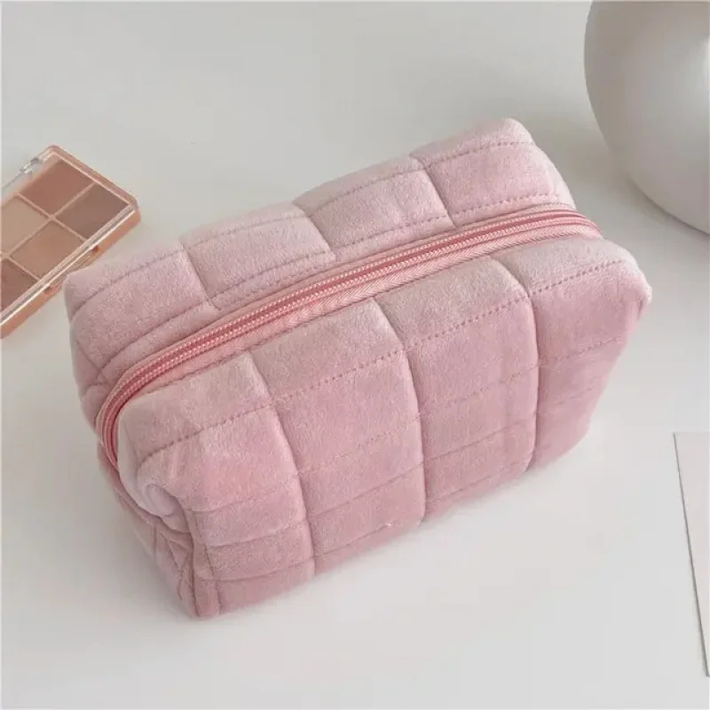 Fluffy Makeup Bag Soft Cloud Like Durable Compact High Value Cute Makeup Storage Pouch