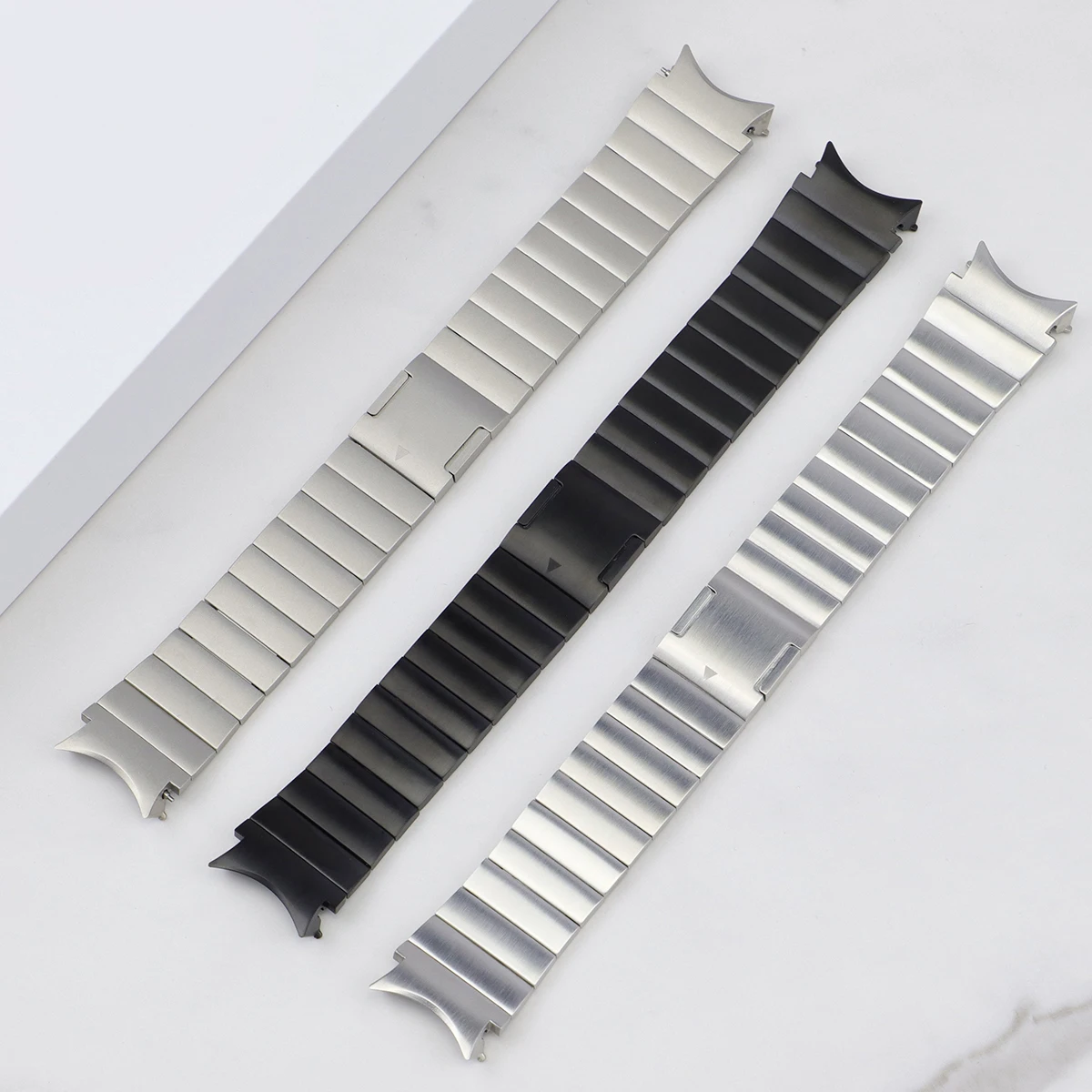 Premium No-Gap Magnetic Metal Link Bracelet