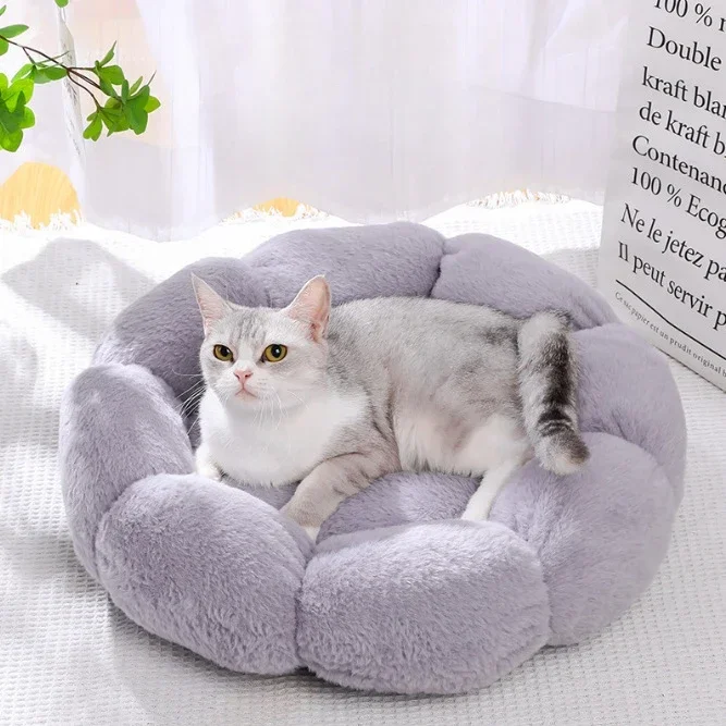 Title 1, Flower-Shaped Dog and Cat Mat for Comfortable S...