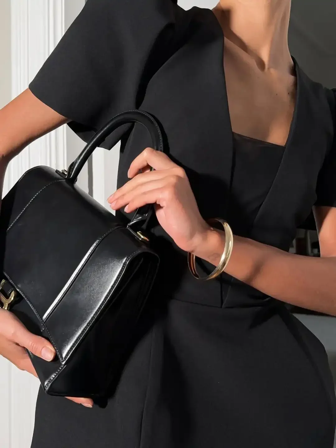 Schickes schwarzes Taillenbetontes Minikleid für Damen – Elegantes A-Linien-Kleid mit eckigem Ausschnitt und Puffärmeln für Abendpartys 2026 – Detail 13