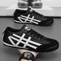 Men's Classic Running Shoes Lace Up Flat Bottom Sports Shoes Soft Sole Walking Shoes Breathable Couple Casual Shoes Tennis Shoes