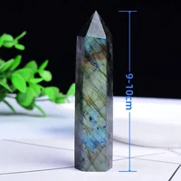 Point de labradorite naturel, un cadeau en cristal parfait, une pierre d'encens, le point central d'un cercle magique 3