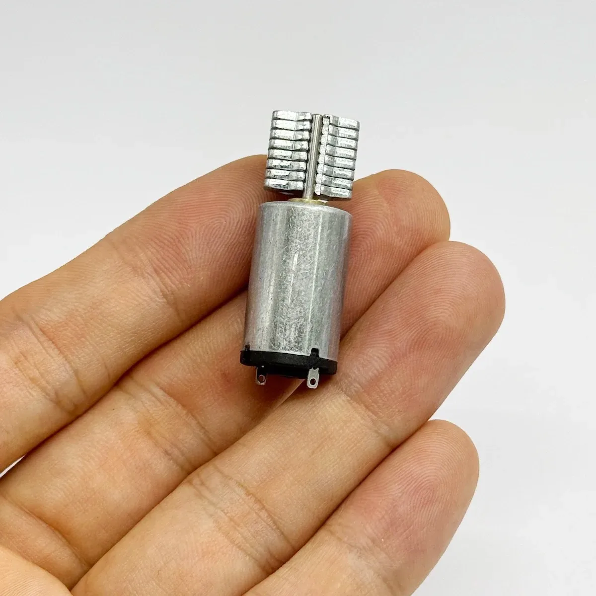 Mini 12mm*20mm 1220 Micro Cylindrical Vibration Motor DC 3V 3.7V 5V 6V Small Vibrating Motor DIY Toy Massager Beauty Instrument