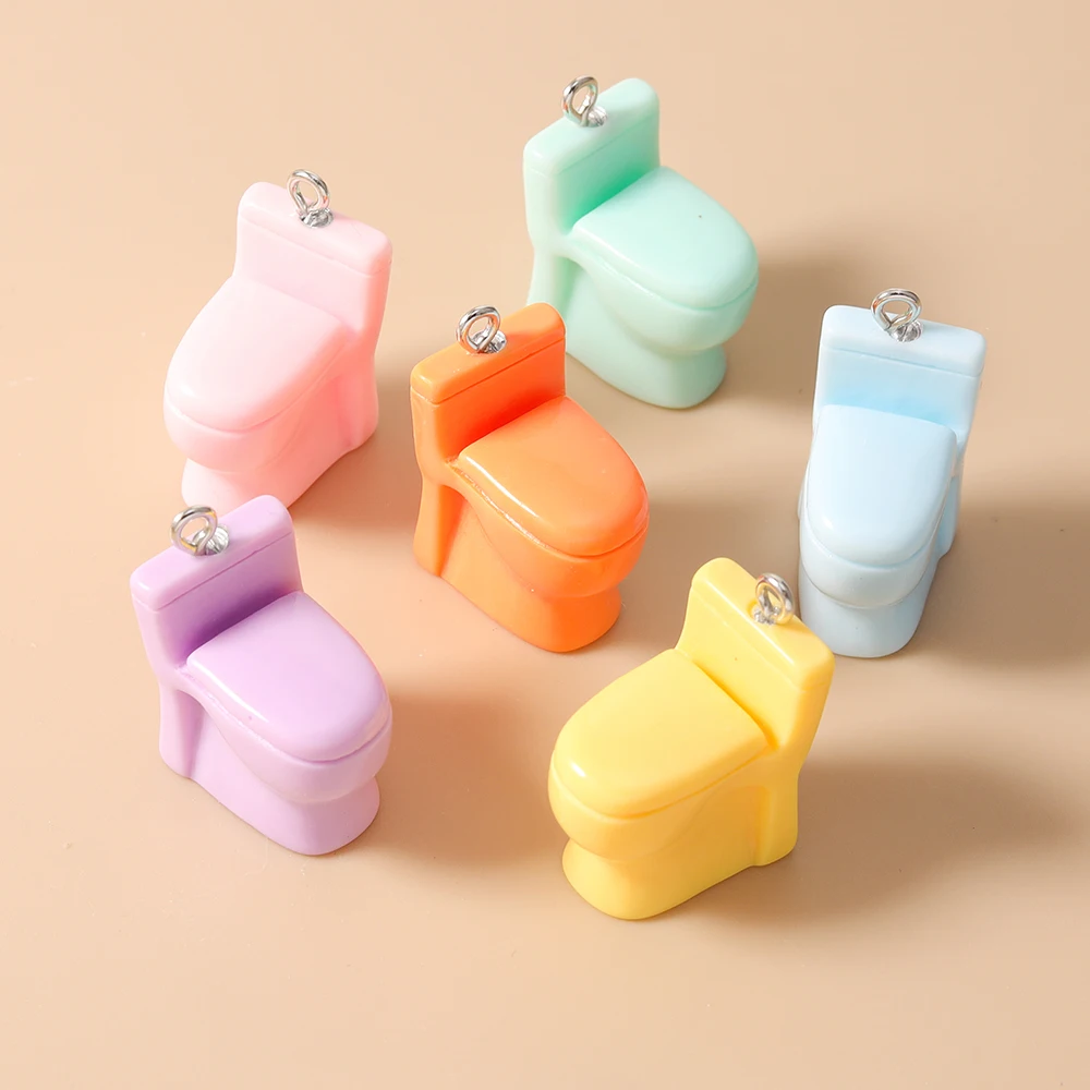 Leslie 5 Stück Niedliche Cartoon 3D Kreative Toiletten-Anhänger für Ohrringe Handgemachte DIY Lustige Toiletten- und Badewannen-Anhänger Schmuckherstellung Bastelzubehör