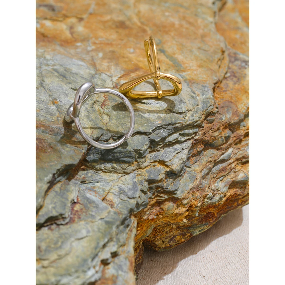 Yhpup Minimalist Stainless Steel Oval Hollow Open Ring