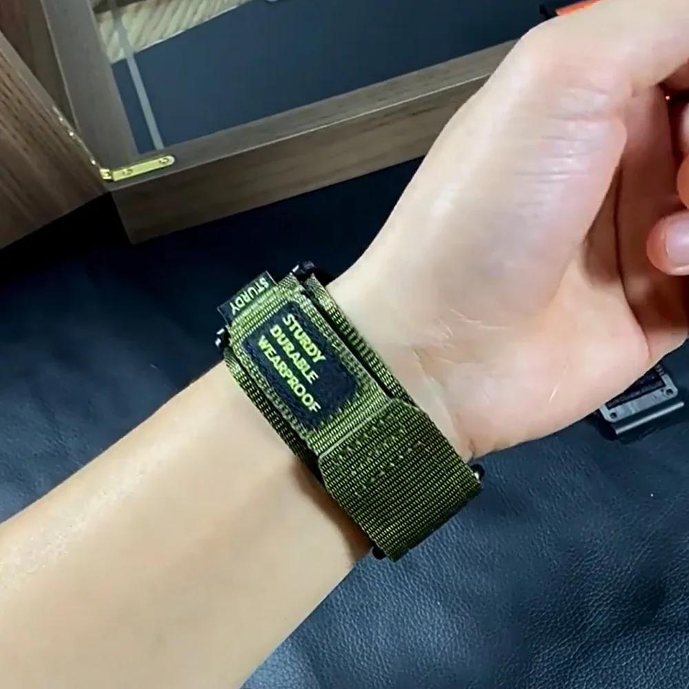 Premium Nylon QuickFit Watch Band – Versatile Adjustable Strap 22mm/26mm