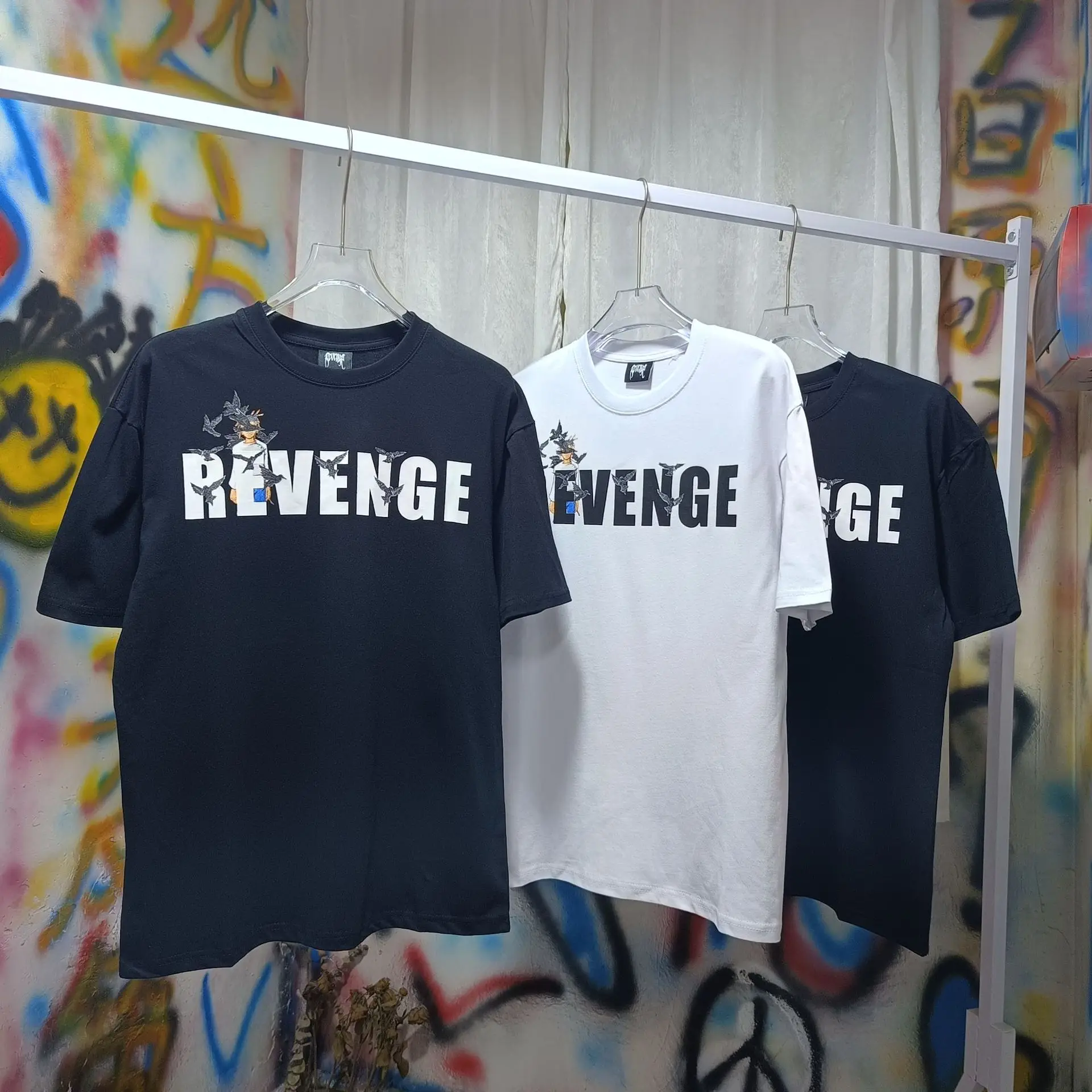 

REVENGE Apocalypse Black Pigeon Character Letter Print Casual Round Neck Short sleeved Black T-shirt Real time Shooting