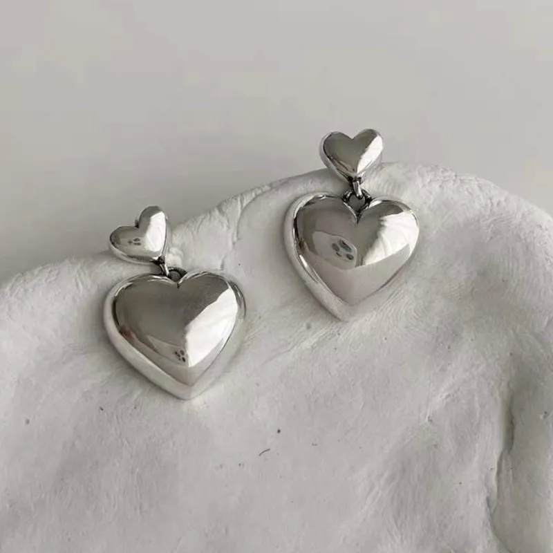 Classic Silver Color Love Heart Stud Earrings for Women Simple Fashion Summer Vocation Prevent Allergy Earring Jewelry Gifts