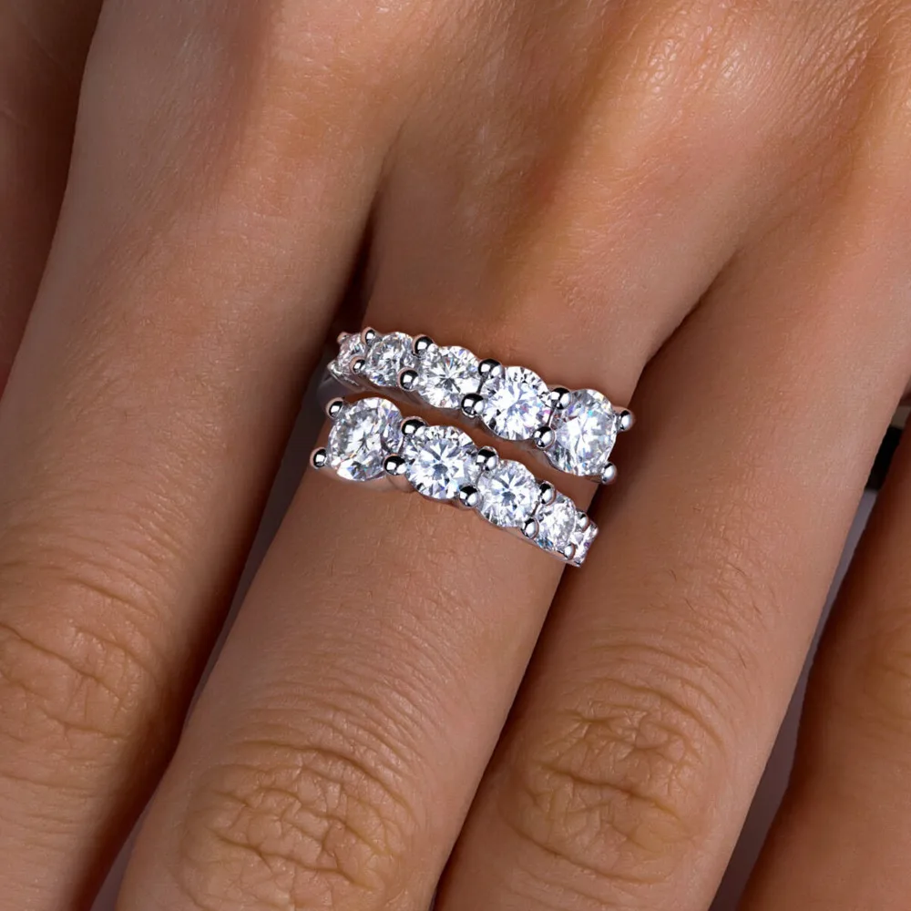 Twist Moissanite Band