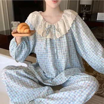 طقم بيجاما نسائي بمربعات وياقة دانتيل ناعمة — صورة 7